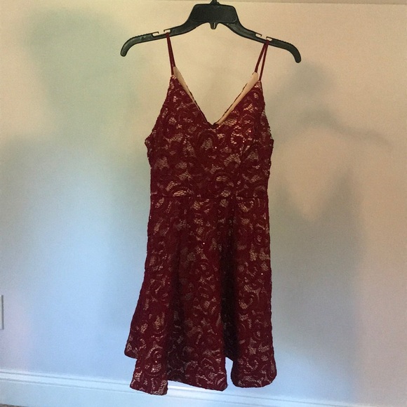 Red dress - Picture 1 of 1